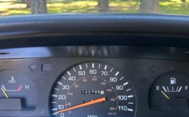 Toyota-pickup-4x4-1990-white-4