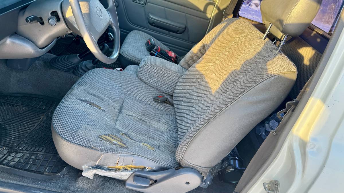 Toyota-pickup-4x4-1993-10