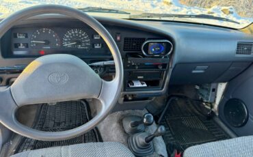 Toyota-pickup-4x4-1993-9