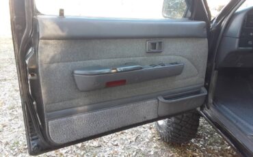 Toyota-pickup-4x4-sr5-1990-black-15