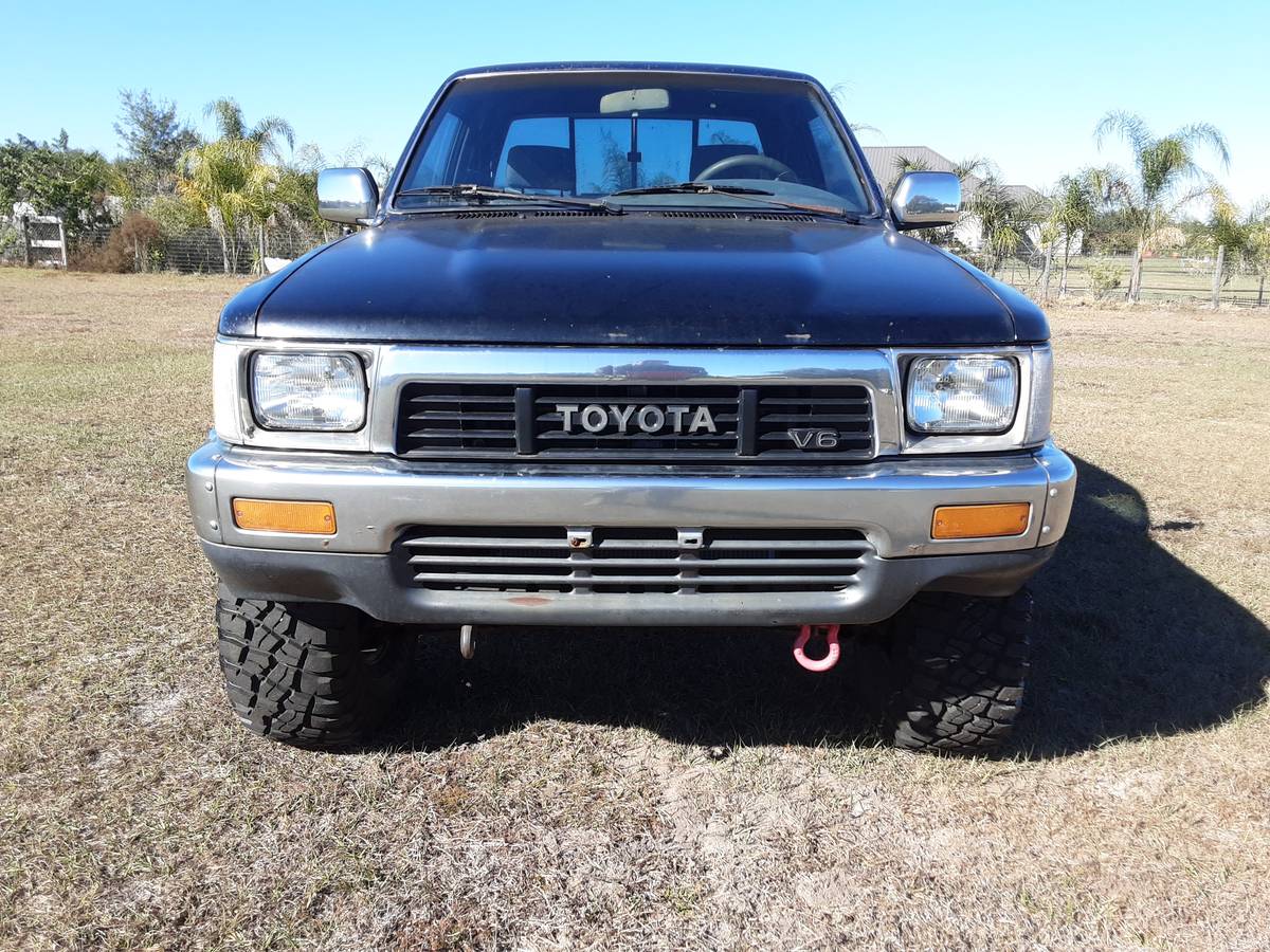 Toyota-pickup-4x4-sr5-1990-black-5