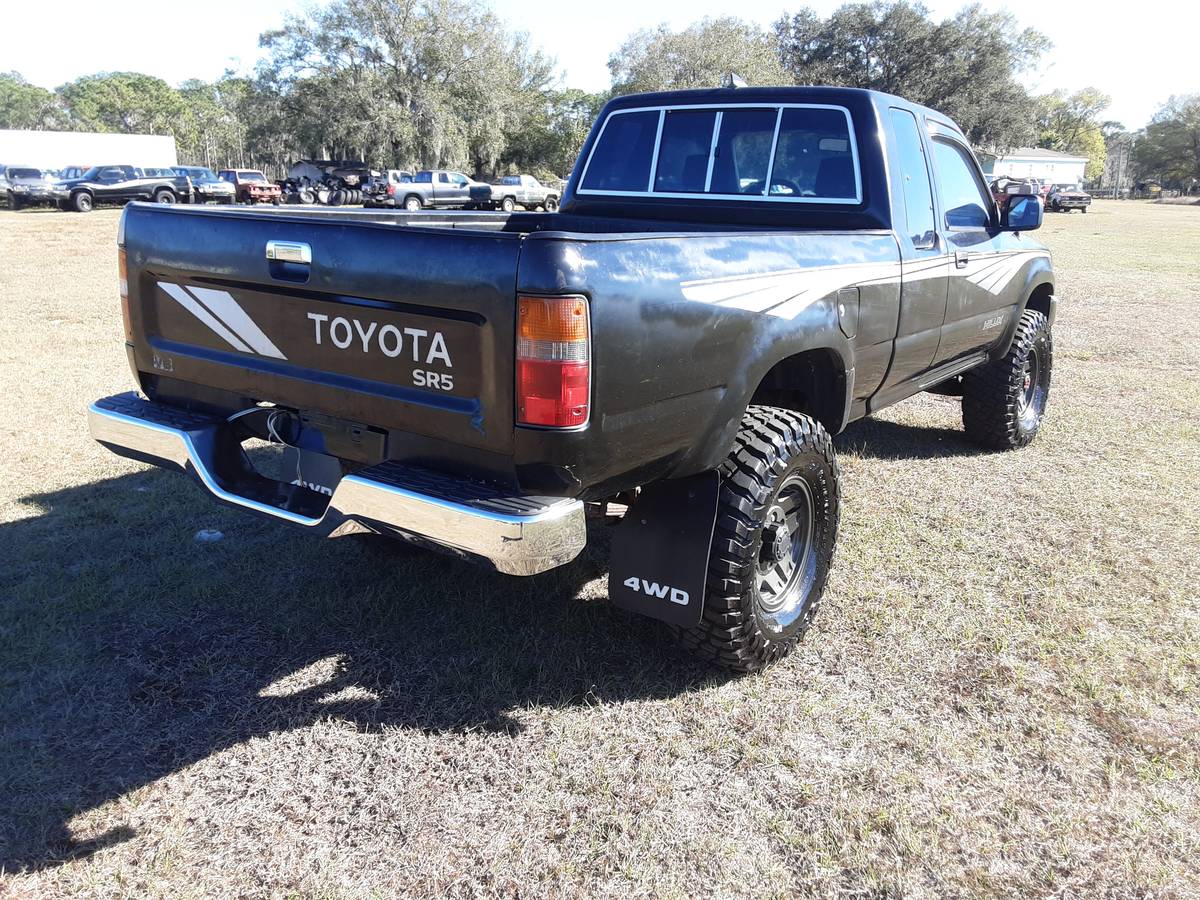 Toyota-pickup-4x4-sr5-1990-black-6