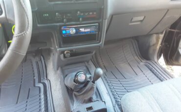 Toyota-pickup-4x4-sr5-1990-black-9