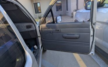 Toyota-pickup-dlx-1990-silver-4