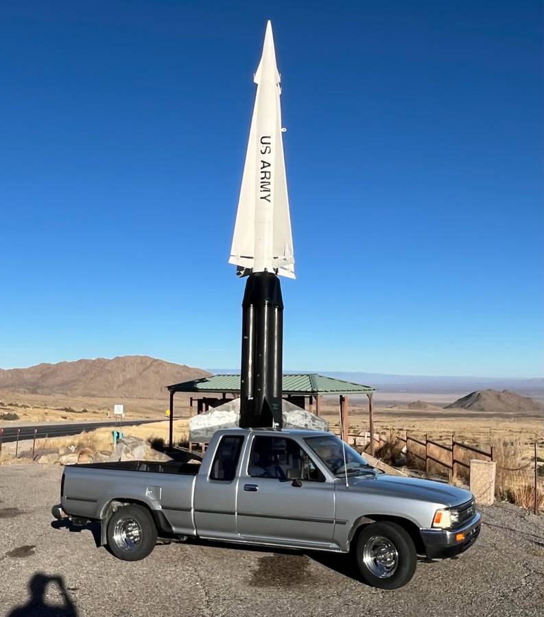 Toyota-pickup-dlx-1990-silver-7