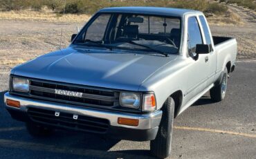Toyota-pickup-dlx-1990-silver-8