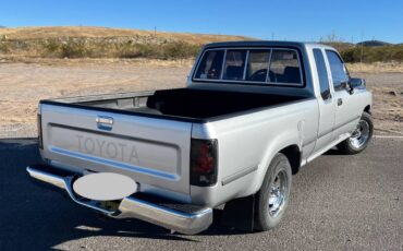 Toyota-pickup-dlx-1990-silver-9