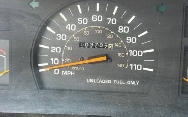 Toyota-pickup-truck-1986-1