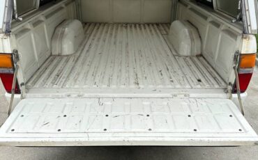 Toyota-pickup-truck-1986-2