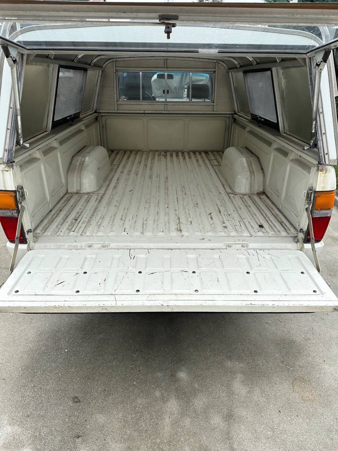 Toyota-pickup-truck-1986-2