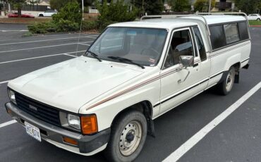 Toyota-pickup-truck-1986
