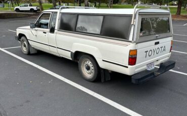Toyota-pickup-truck-1986-5