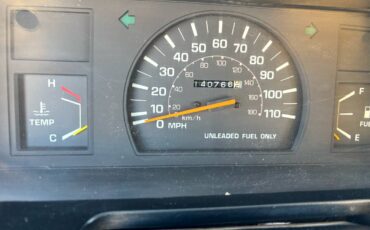 Toyota-pickup-truck-1986-custom-13