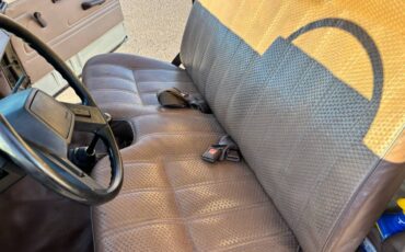 Toyota-pickup-truck-1986-custom-17