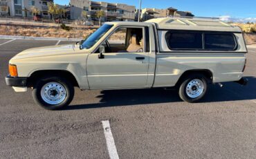 Toyota-pickup-truck-1986-custom-7