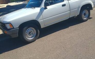 Toyota-pickup-truck-1990-white-3