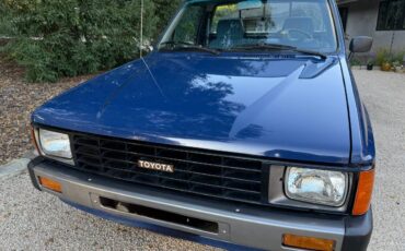 Toyota-pickup-truck-diesel-1985-blue-10