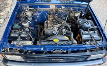 Toyota-pickup-truck-diesel-1985-blue-12