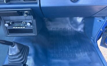 Toyota-pickup-truck-diesel-1985-blue-17