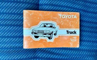 Toyota-pickup-truck-diesel-1985-blue-19