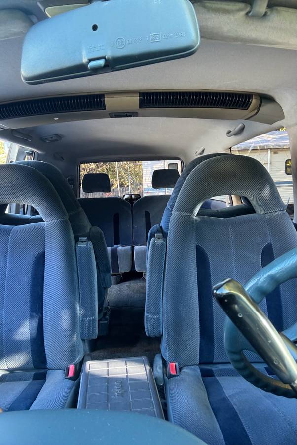 Toyota-previa-1993-white-10