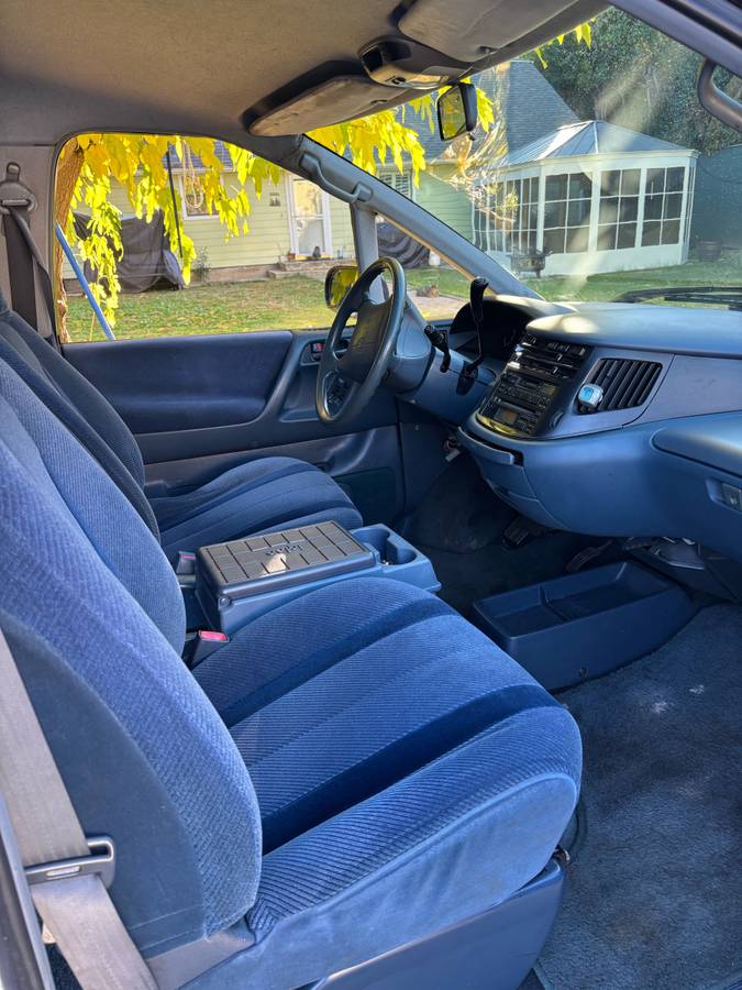 Toyota-previa-1993-white-11