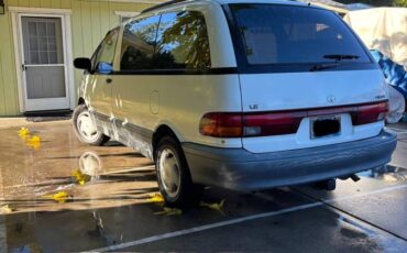 Toyota-previa-1993-white-2