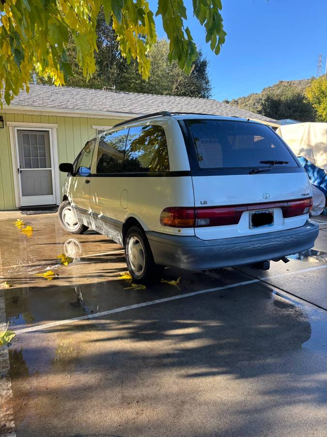 Toyota-previa-1993-white-2