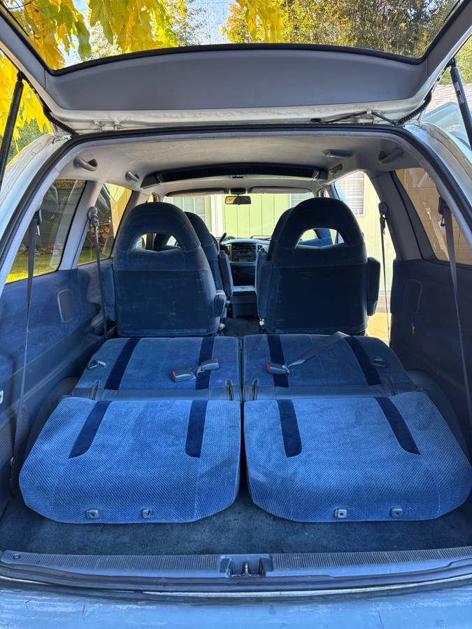 Toyota-previa-1993-white-6