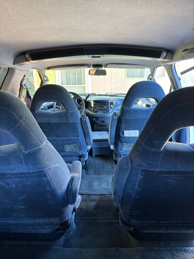 Toyota-previa-1993-white-7