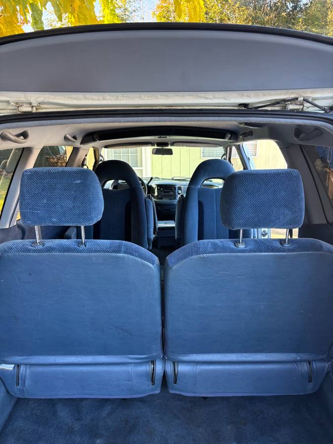 Toyota-previa-1993-white-9