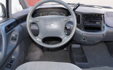 Toyota-previa-1995-white-11
