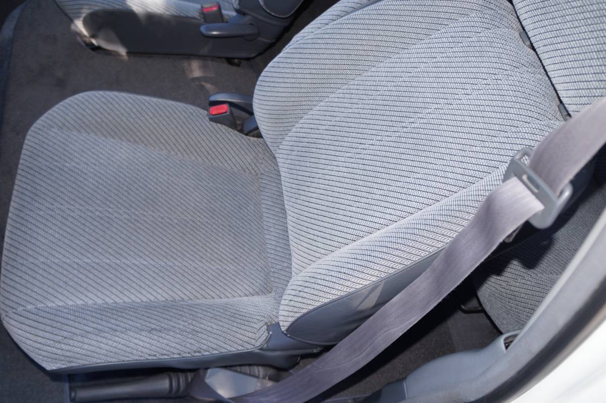 Toyota-previa-1995-white-4