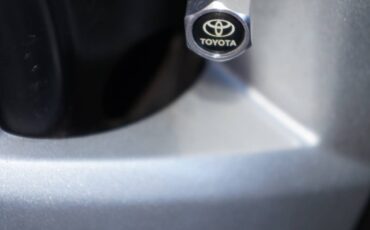 Toyota-previa-1995-white-5