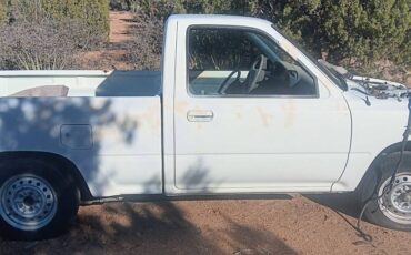 Toyota-pu-1985-white-2