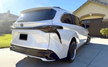 Toyota-sienna-xse-hybrid-1969-1