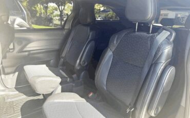 Toyota-sienna-xse-hybrid-1969-4