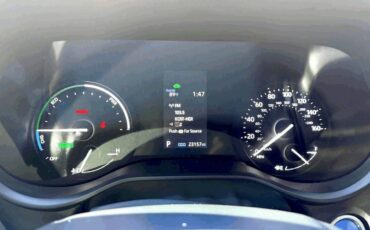 Toyota-sienna-xse-hybrid-1969-5