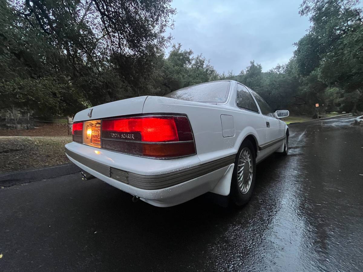 Toyota-soarer-1987-white-1