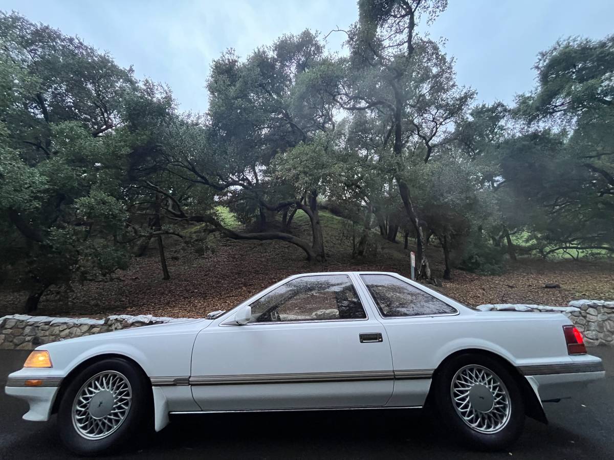 Toyota-soarer-1987-white-8