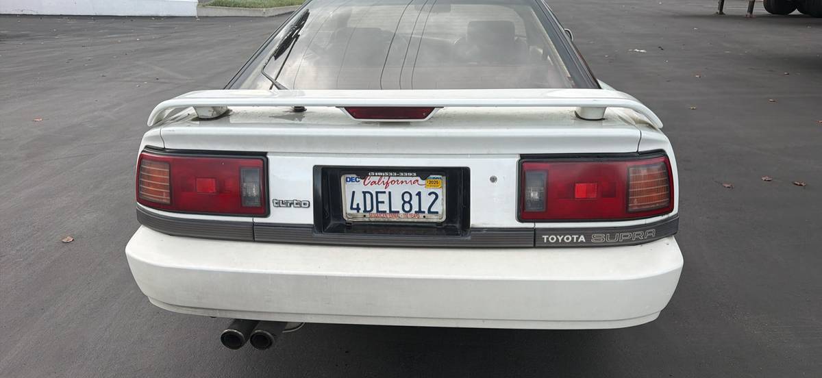 Toyota-supra-1987-white-10