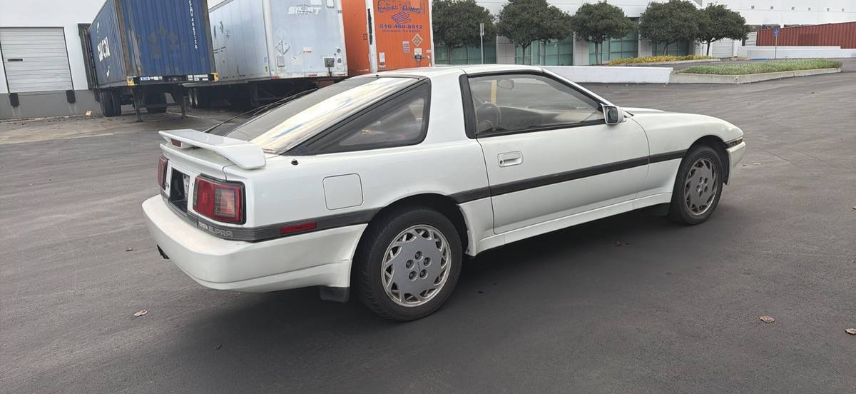 Toyota-supra-1987-white-3