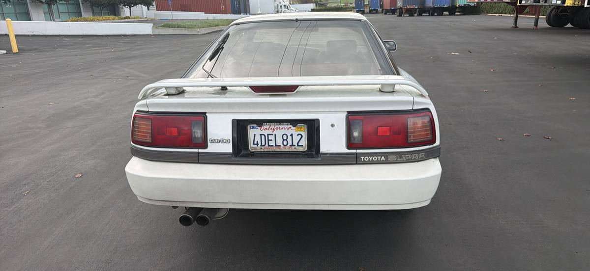 Toyota-supra-1987-white-4
