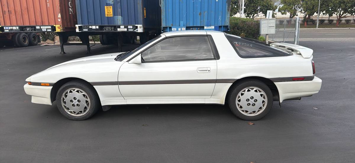 Toyota-supra-1987-white-6