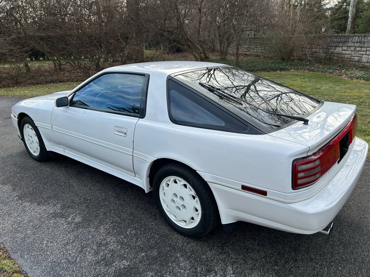 Toyota-supra-1989-white-4