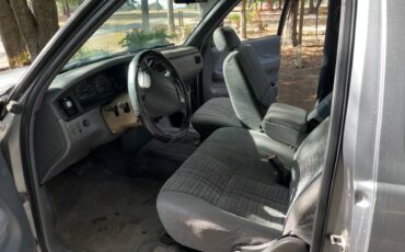 Toyota-t-100-1995-grey-2