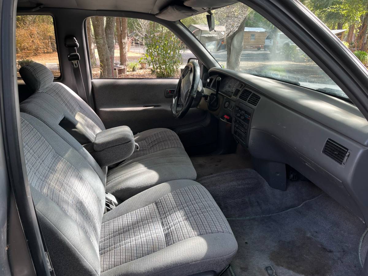 Toyota-t-100-1995-grey-3