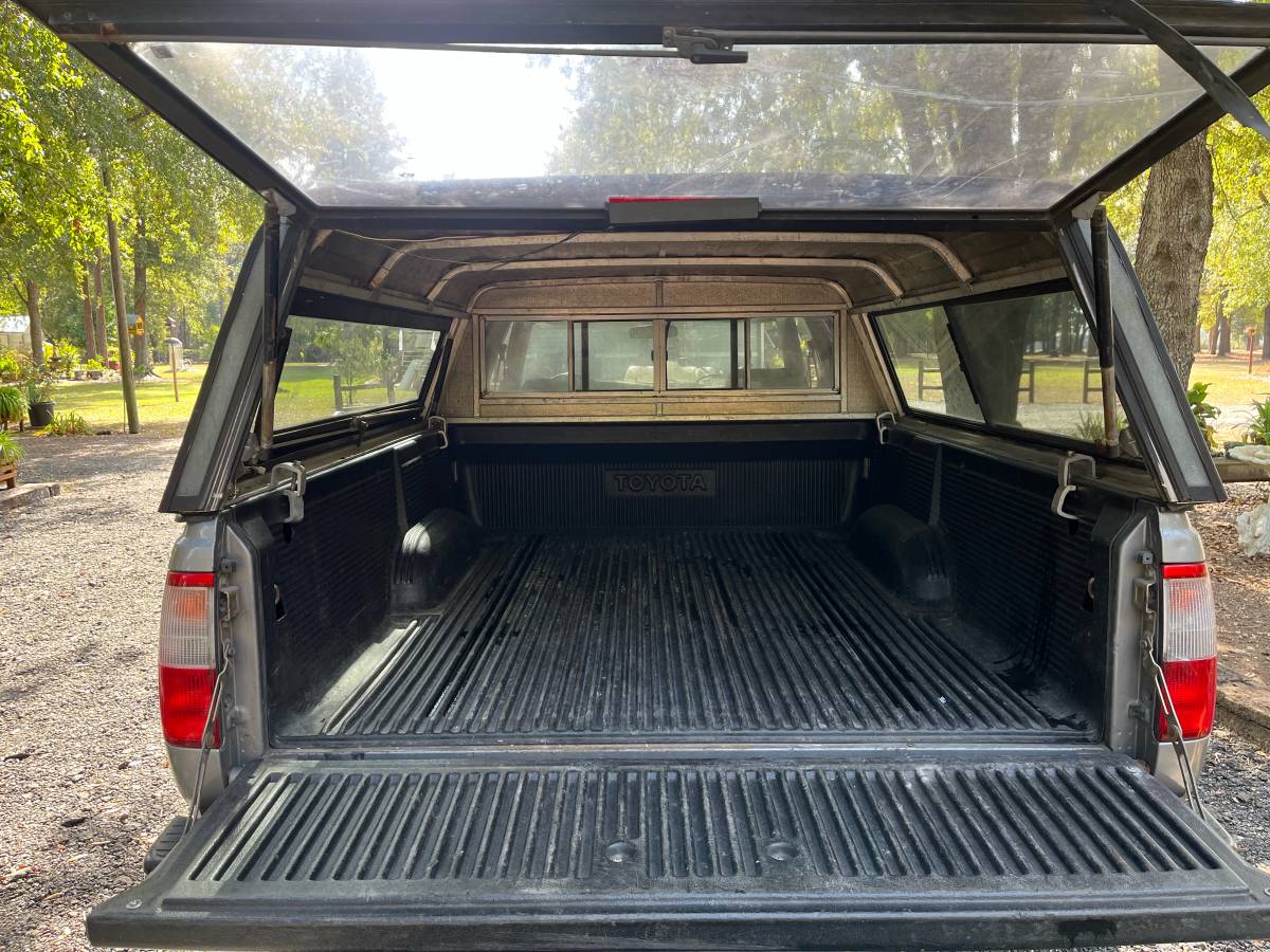 Toyota-t-100-1995-grey-8