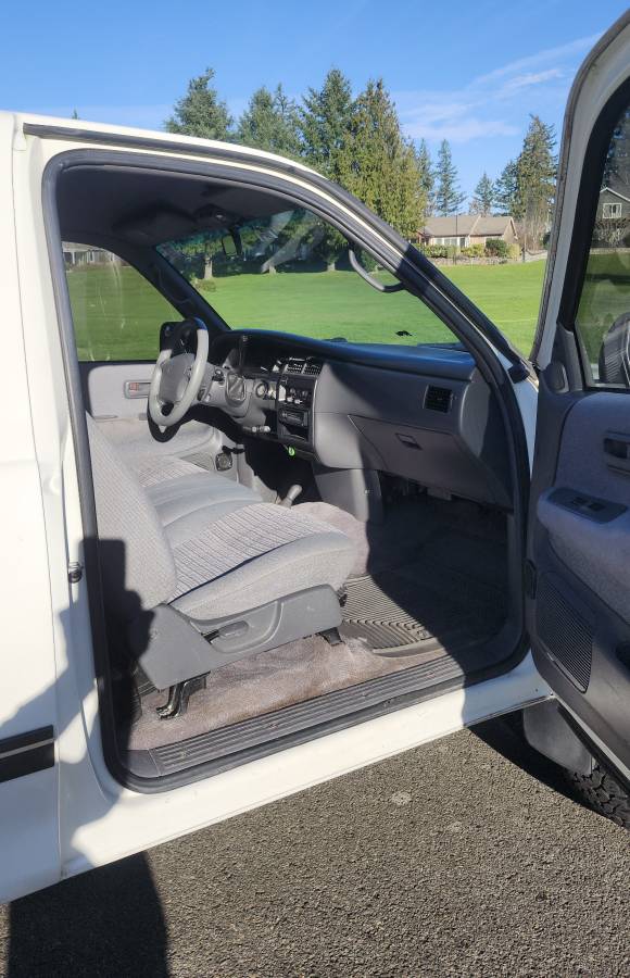 Toyota-t100-4x4-1996-white-7