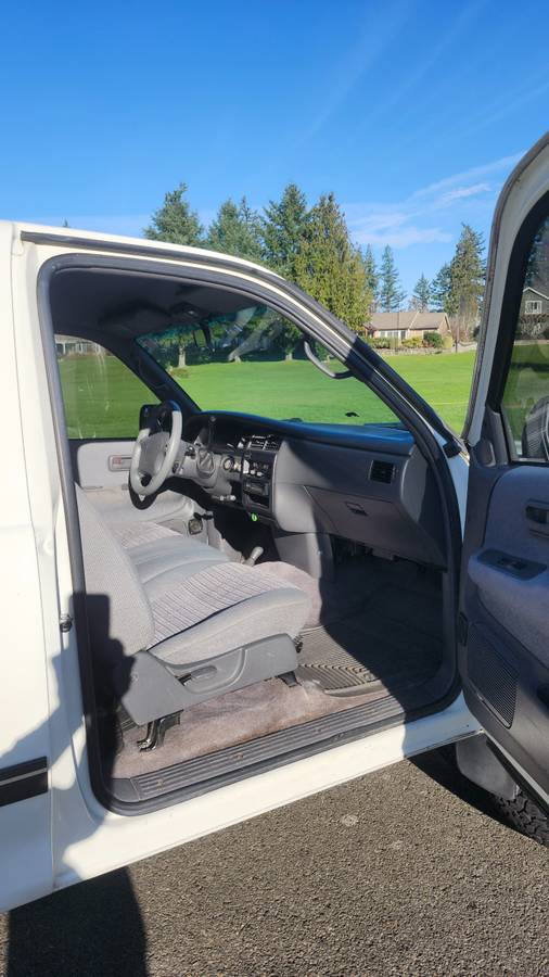 Toyota-t100-4x4-1996-white-9